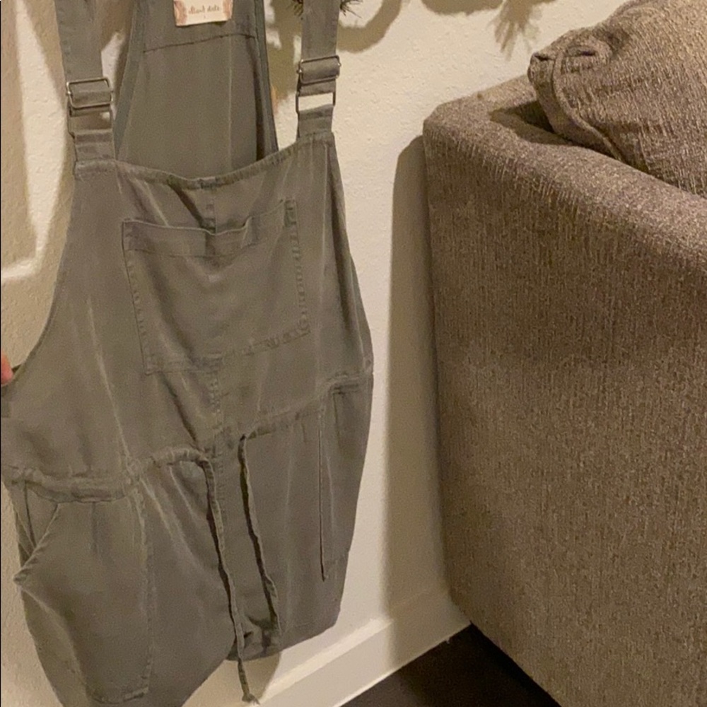 Overall shorts